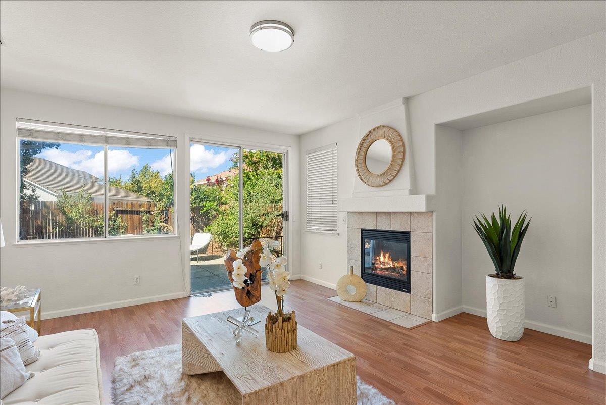 Detail Gallery Image 8 of 26 For 45 Diggins Drive, Folsom,  CA 95630 - 3 Beds | 2 Baths