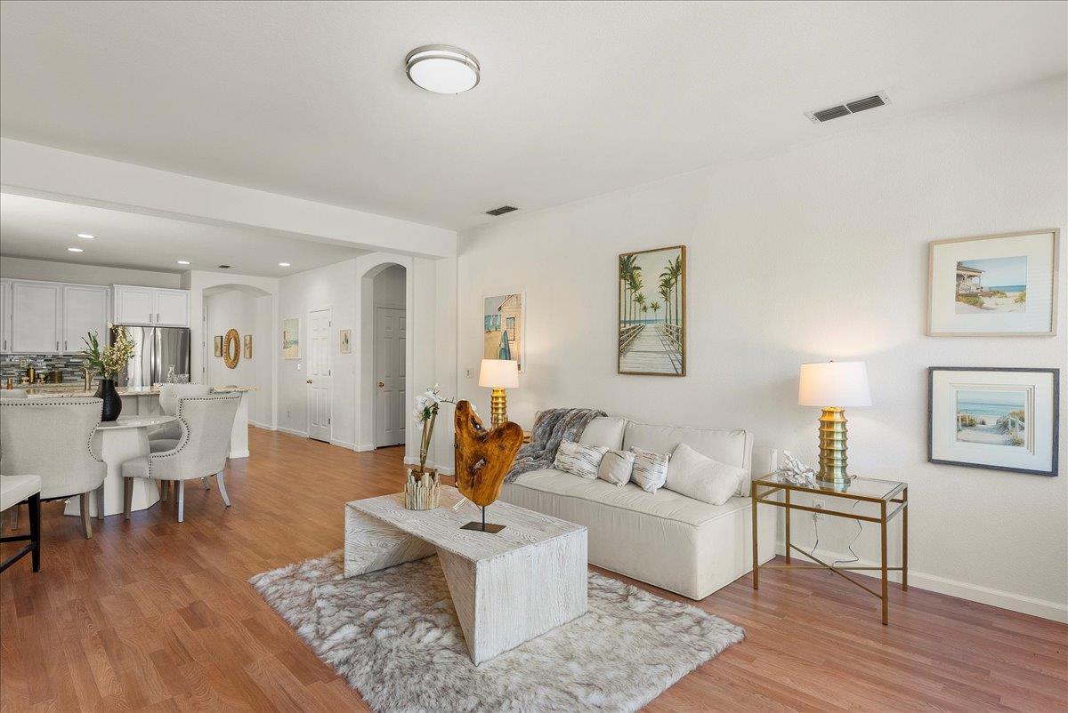 Detail Gallery Image 9 of 26 For 45 Diggins Drive, Folsom,  CA 95630 - 3 Beds | 2 Baths