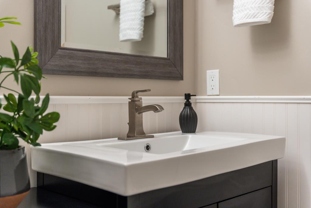 Detail Gallery Image 14 of 36 For 2915 Leotar Cir, Santa Cruz,  CA 95062 - 3 Beds | 2/1 Baths
