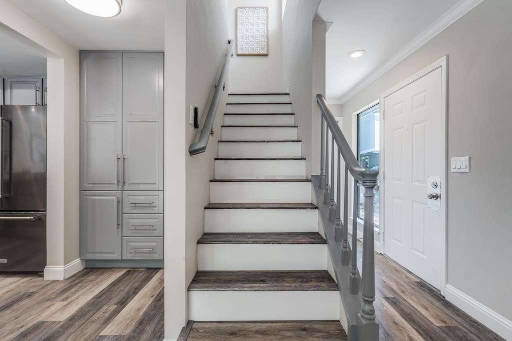Detail Gallery Image 15 of 36 For 2915 Leotar Cir, Santa Cruz,  CA 95062 - 3 Beds | 2/1 Baths