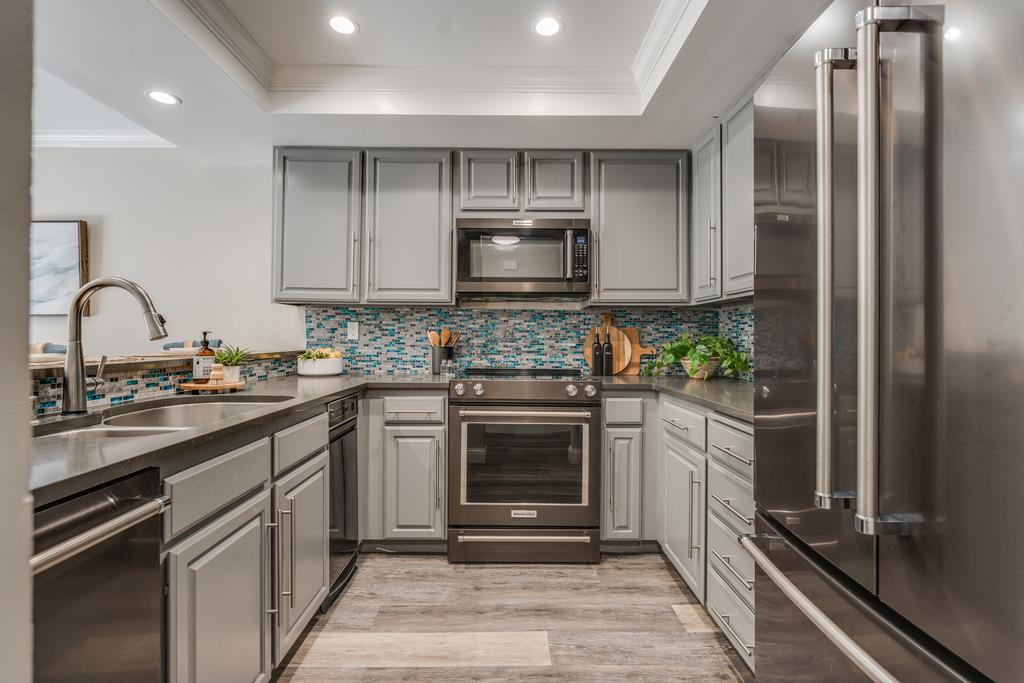 Detail Gallery Image 7 of 36 For 2915 Leotar Cir, Santa Cruz,  CA 95062 - 3 Beds | 2/1 Baths
