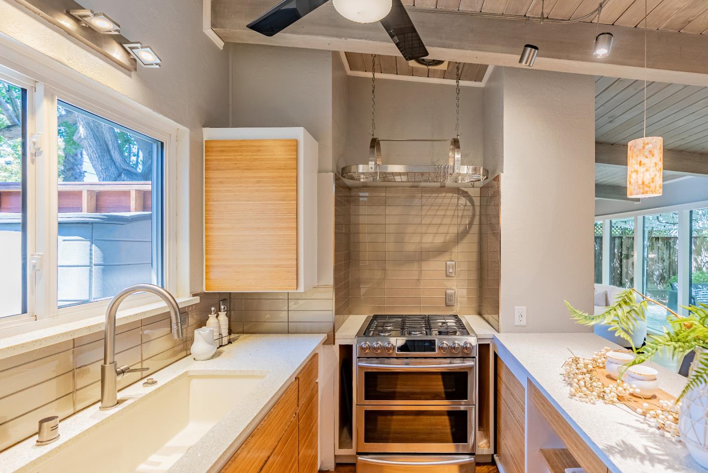 Detail Gallery Image 15 of 40 For 582 Morse Ave, Sunnyvale,  CA 94085 - 3 Beds | 1 Baths