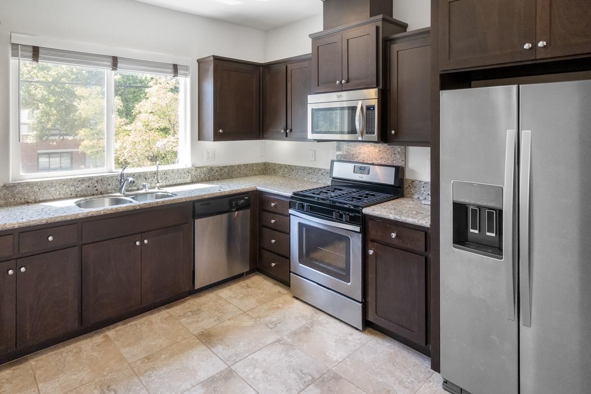 Detail Gallery Image 12 of 47 For 748-3 N 10th St, San Jose,  CA 95112 - 2 Beds | 2/1 Baths