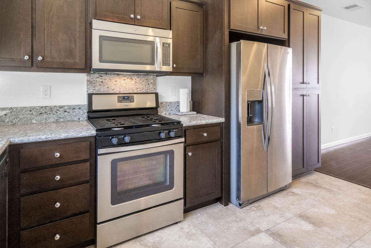 Detail Gallery Image 14 of 47 For 748-3 N 10th St, San Jose,  CA 95112 - 2 Beds | 2/1 Baths