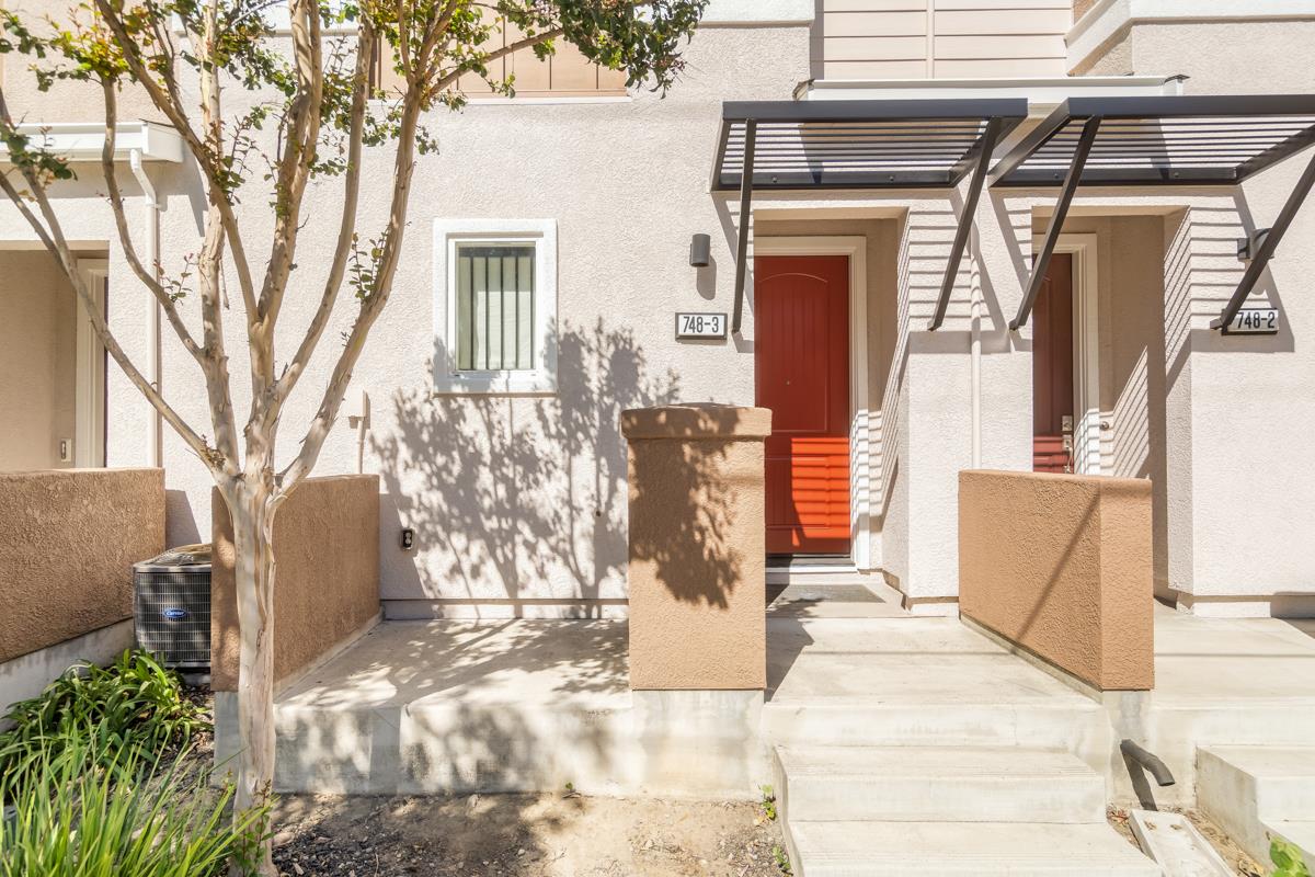 Detail Gallery Image 3 of 47 For 748-3 N 10th St, San Jose,  CA 95112 - 2 Beds | 2/1 Baths