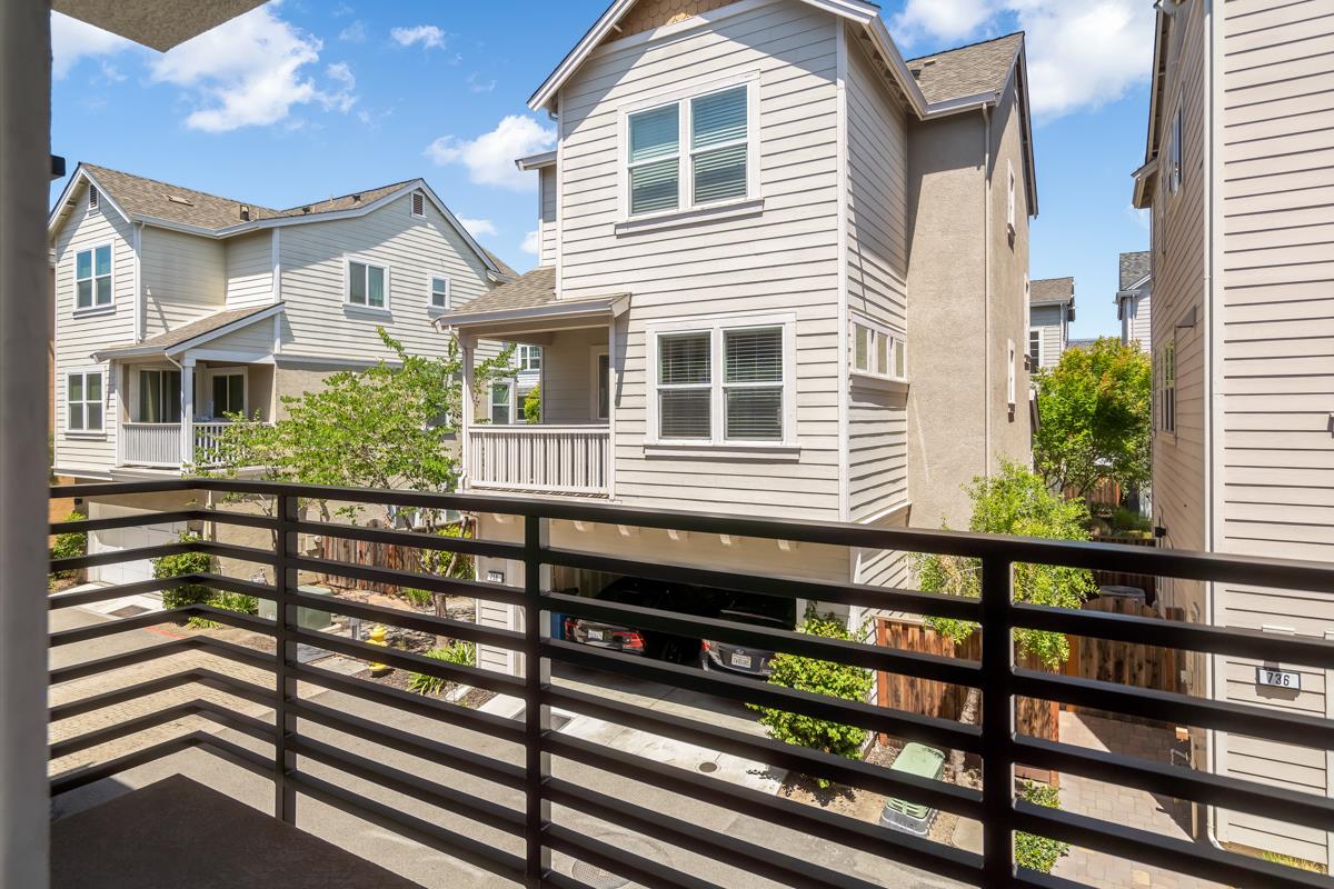 Detail Gallery Image 7 of 47 For 748-3 N 10th St, San Jose,  CA 95112 - 2 Beds | 2/1 Baths