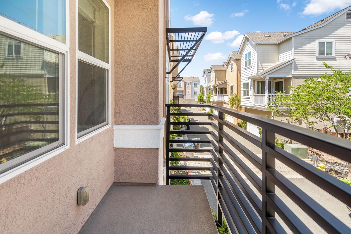 Detail Gallery Image 8 of 47 For 748-3 N 10th St, San Jose,  CA 95112 - 2 Beds | 2/1 Baths