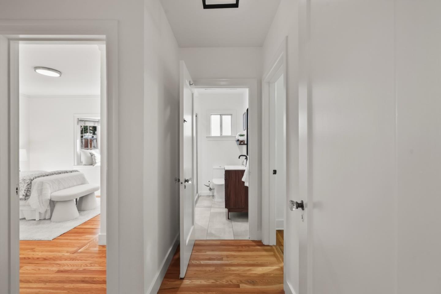 Detail Gallery Image 12 of 31 For 2061 Valparaiso Ave, Menlo Park,  CA 94025 - 3 Beds | 2 Baths