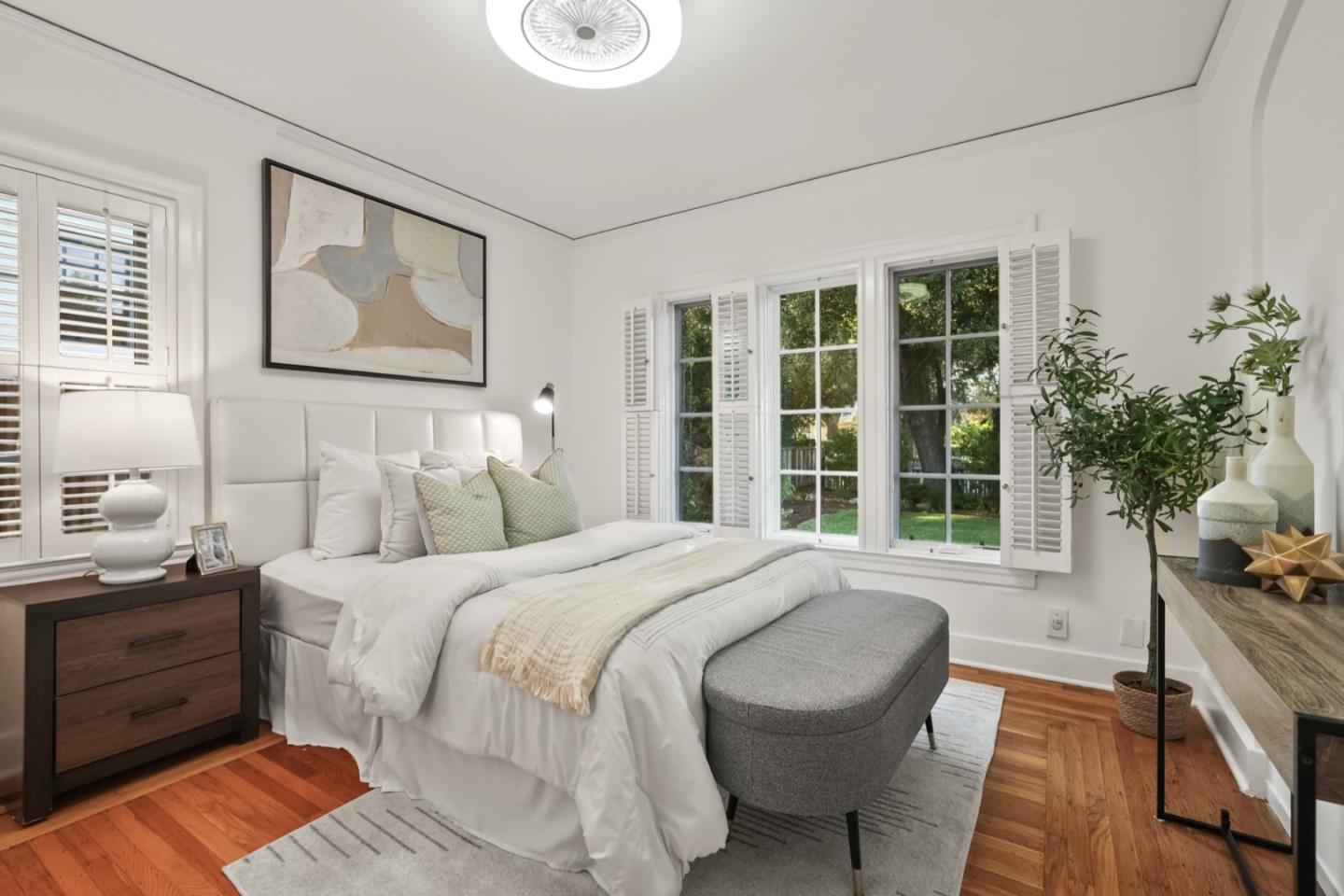 Detail Gallery Image 13 of 31 For 2061 Valparaiso Ave, Menlo Park,  CA 94025 - 3 Beds | 2 Baths