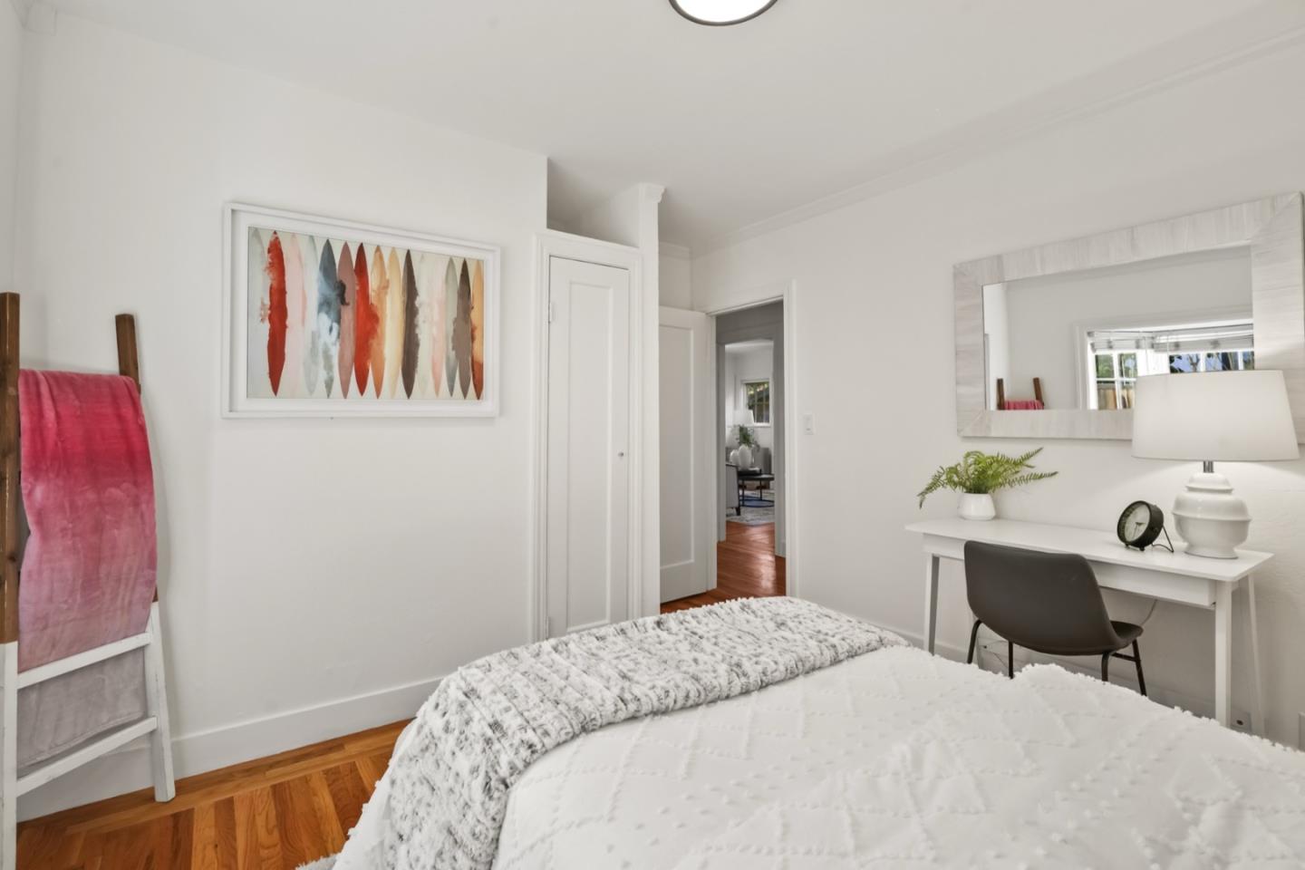 Detail Gallery Image 16 of 31 For 2061 Valparaiso Ave, Menlo Park,  CA 94025 - 3 Beds | 2 Baths