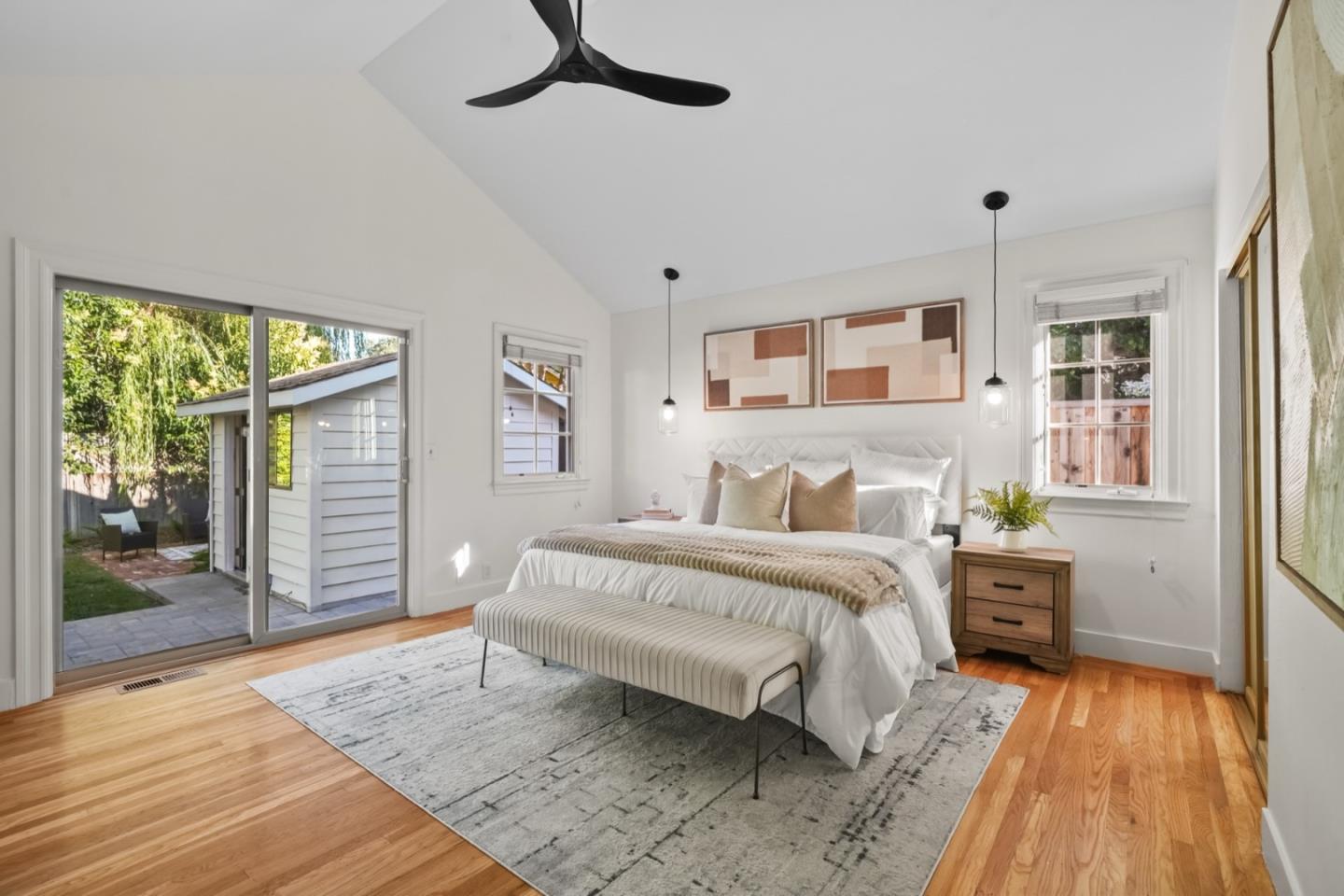 Detail Gallery Image 18 of 31 For 2061 Valparaiso Ave, Menlo Park,  CA 94025 - 3 Beds | 2 Baths