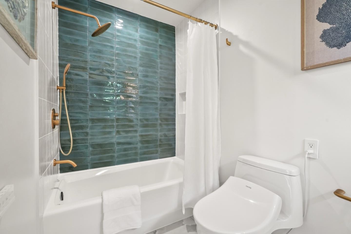 Detail Gallery Image 19 of 31 For 2061 Valparaiso Ave, Menlo Park,  CA 94025 - 3 Beds | 2 Baths
