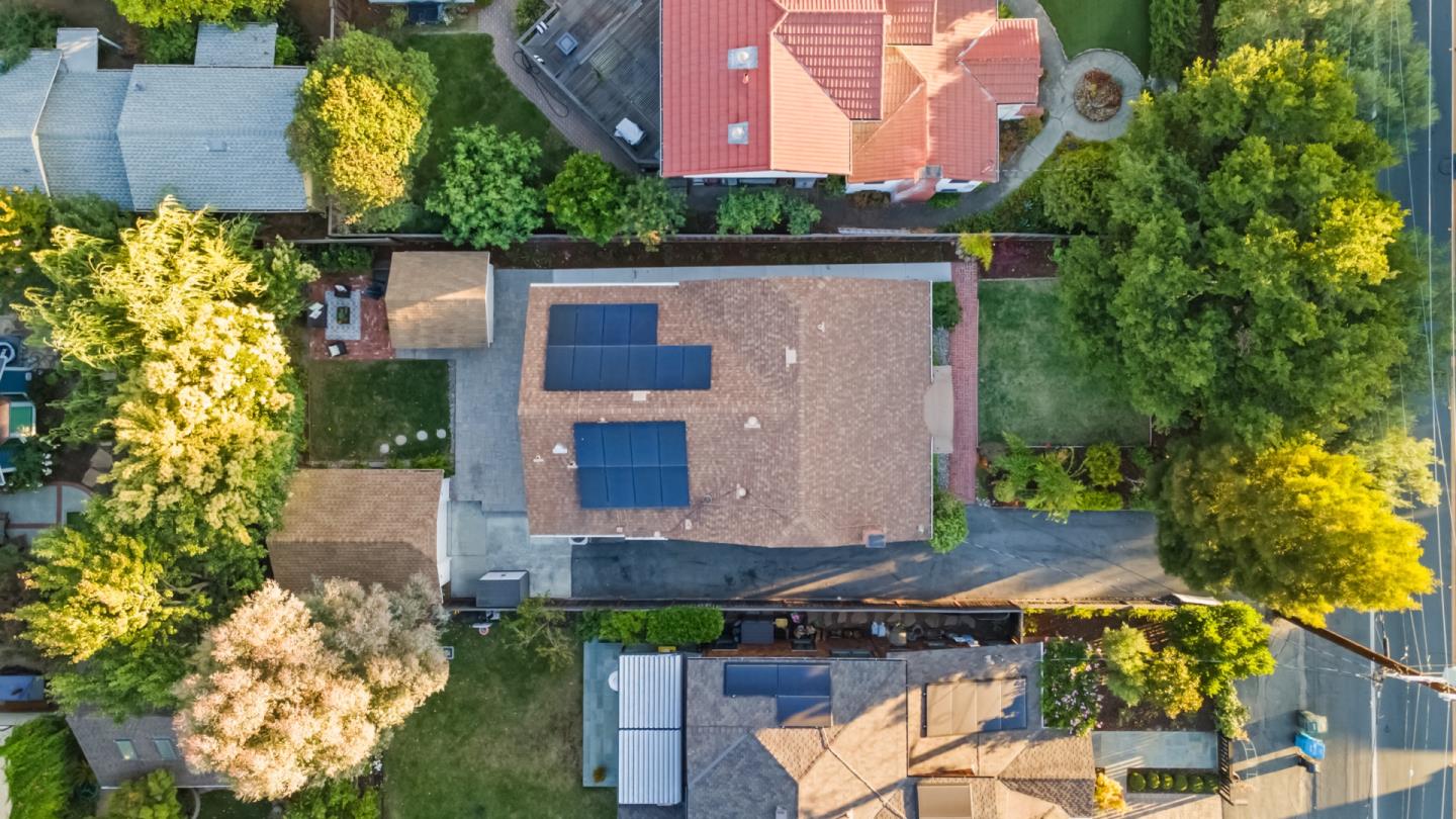 Detail Gallery Image 29 of 31 For 2061 Valparaiso Ave, Menlo Park,  CA 94025 - 3 Beds | 2 Baths