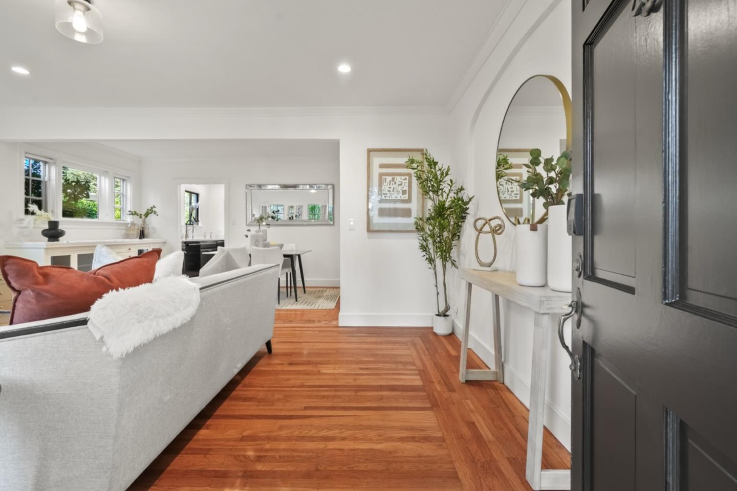 Detail Gallery Image 3 of 31 For 2061 Valparaiso Ave, Menlo Park,  CA 94025 - 3 Beds | 2 Baths