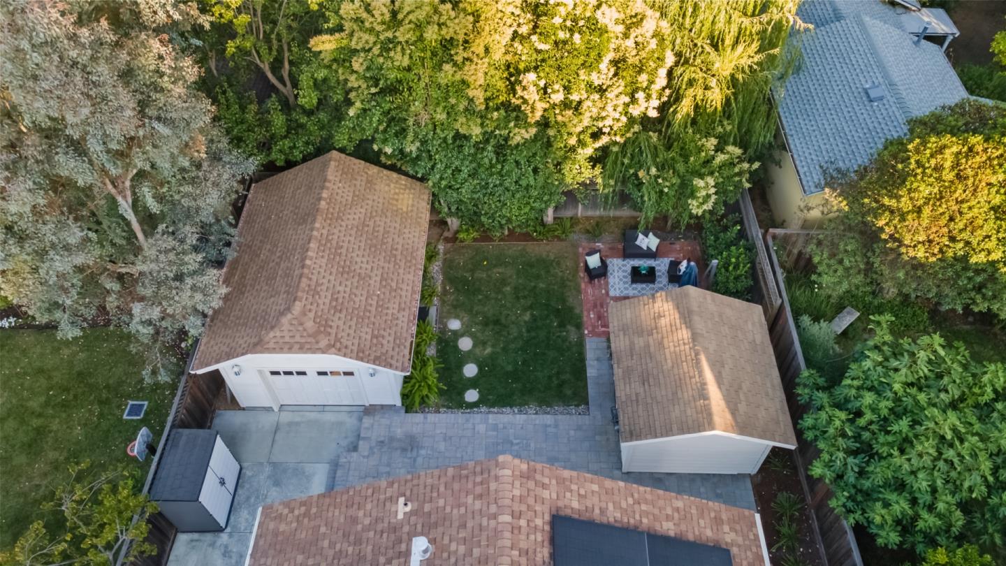Detail Gallery Image 30 of 31 For 2061 Valparaiso Ave, Menlo Park,  CA 94025 - 3 Beds | 2 Baths