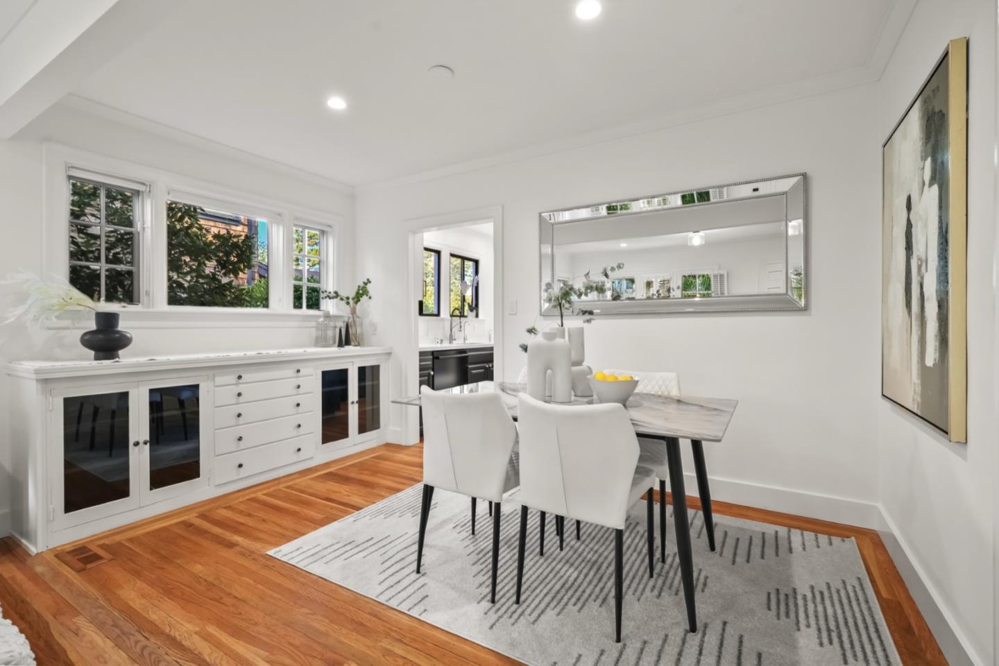 Detail Gallery Image 6 of 31 For 2061 Valparaiso Ave, Menlo Park,  CA 94025 - 3 Beds | 2 Baths