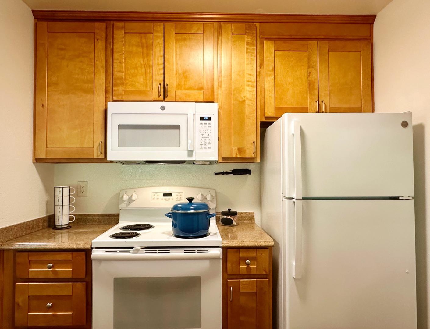 Detail Gallery Image 5 of 34 For 8129 Shelter Creek Ln, San Bruno,  CA 94066 - 1 Beds | 1 Baths