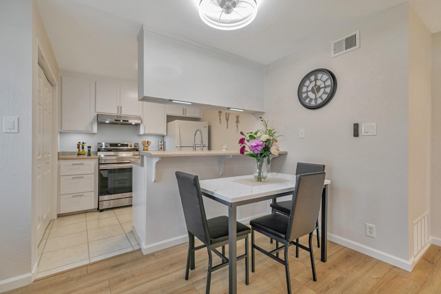 Detail Gallery Image 11 of 26 For 1269 Bouret Dr #1,  San Jose,  CA 95118 - 2 Beds | 1 Baths