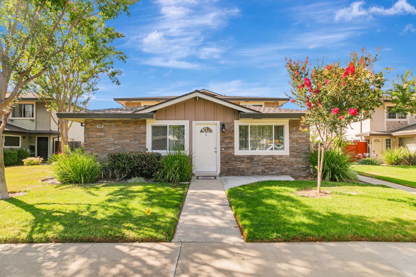 Detail Gallery Image 23 of 26 For 1269 Bouret Dr #1,  San Jose,  CA 95118 - 2 Beds | 1 Baths