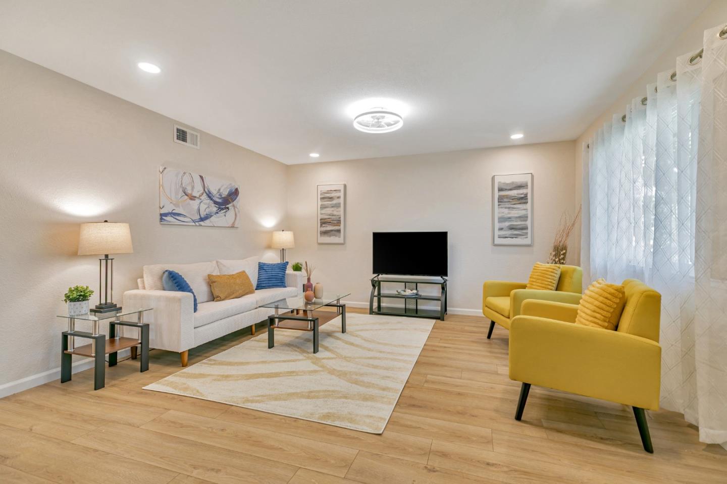 Detail Gallery Image 3 of 26 For 1269 Bouret Dr #1,  San Jose,  CA 95118 - 2 Beds | 1 Baths