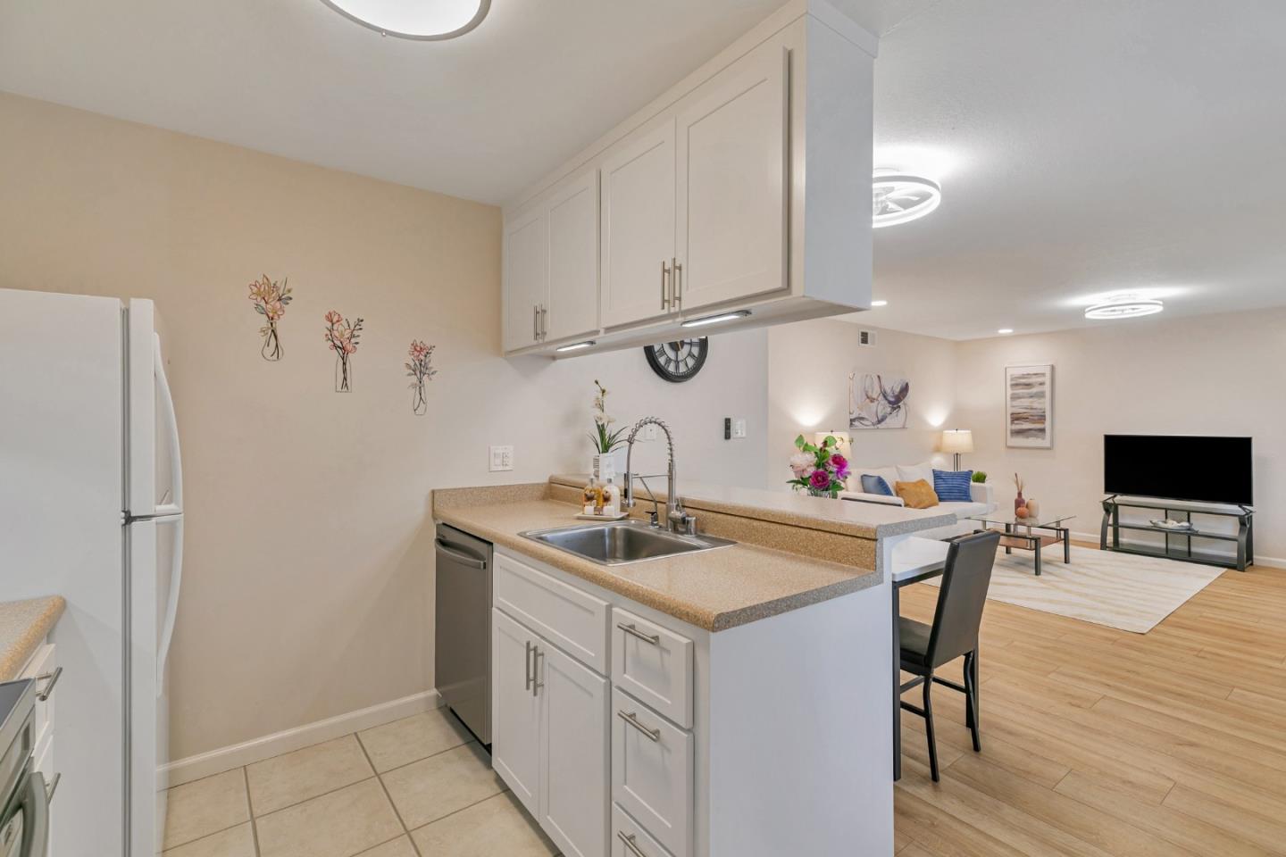 Detail Gallery Image 9 of 26 For 1269 Bouret Dr #1,  San Jose,  CA 95118 - 2 Beds | 1 Baths