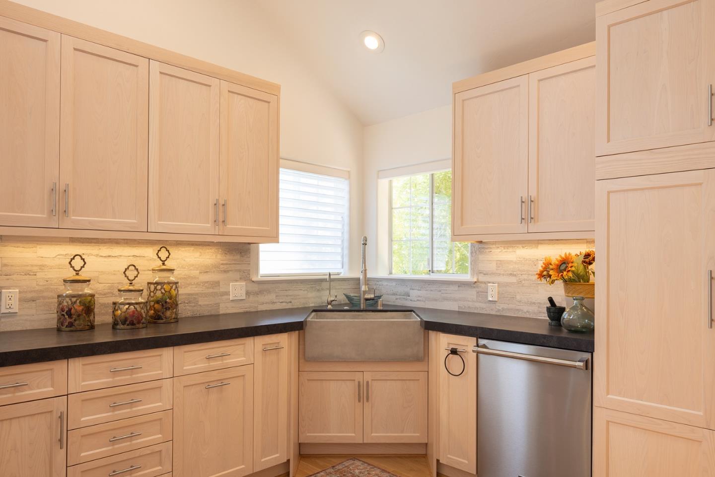 Detail Gallery Image 11 of 37 For 4167 Sunset Ln, Pebble Beach,  CA 93953 - 4 Beds | 4/1 Baths