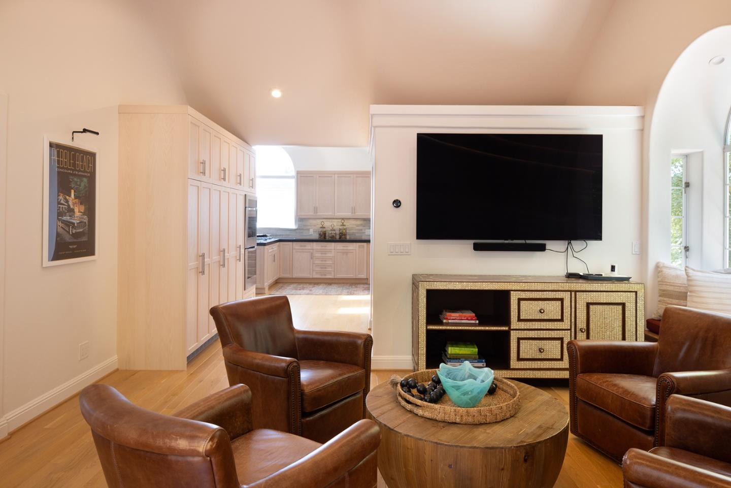 Detail Gallery Image 14 of 37 For 4167 Sunset Ln, Pebble Beach,  CA 93953 - 4 Beds | 4/1 Baths