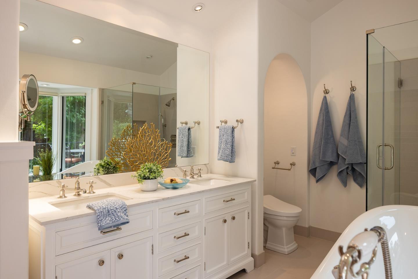 Detail Gallery Image 22 of 37 For 4167 Sunset Ln, Pebble Beach,  CA 93953 - 4 Beds | 4/1 Baths