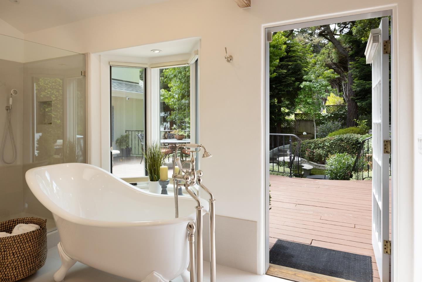 Detail Gallery Image 24 of 37 For 4167 Sunset Ln, Pebble Beach,  CA 93953 - 4 Beds | 4/1 Baths