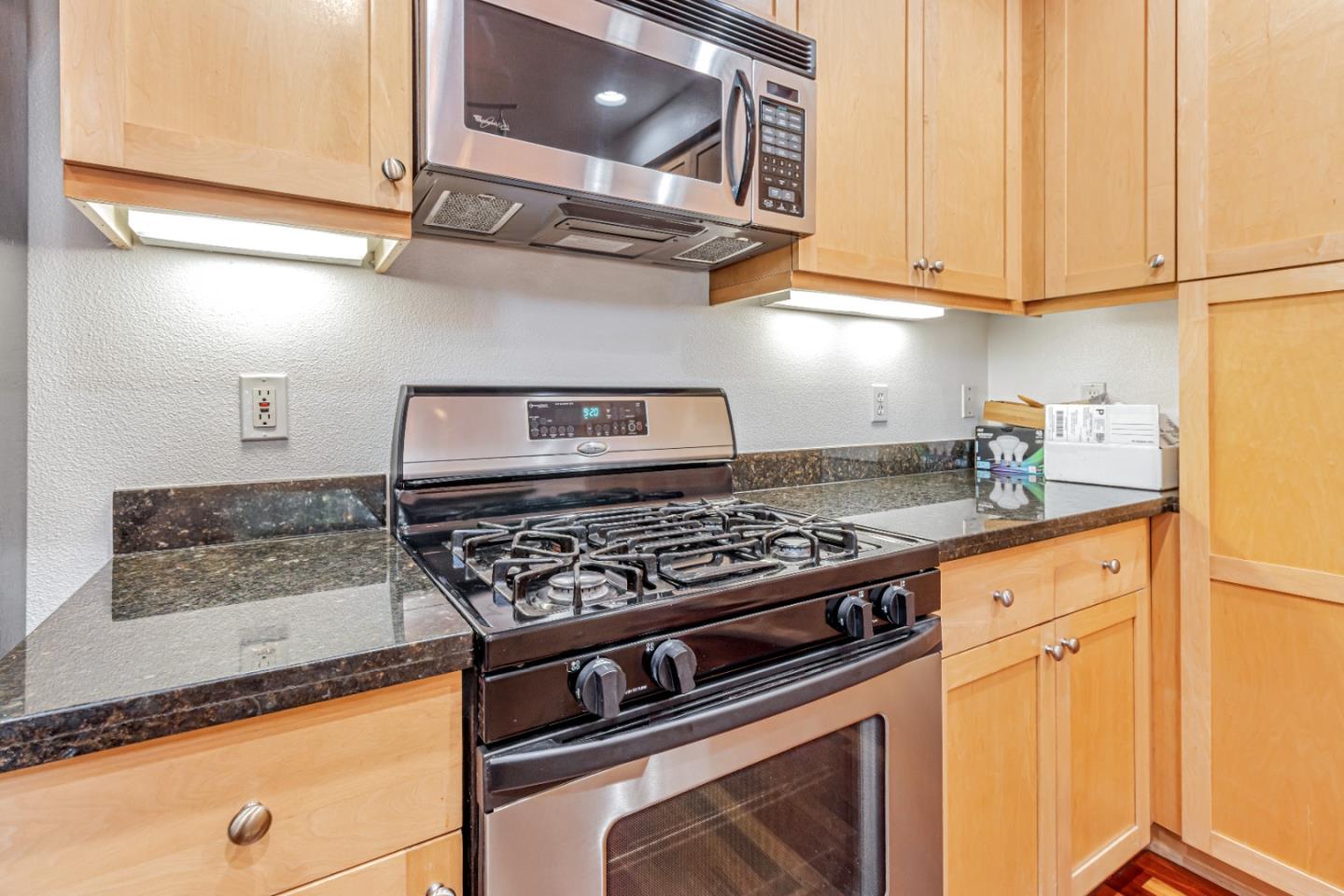 Detail Gallery Image 10 of 45 For 350 E Mission St #115,  San Jose,  CA 95112 - 1 Beds | 1/1 Baths