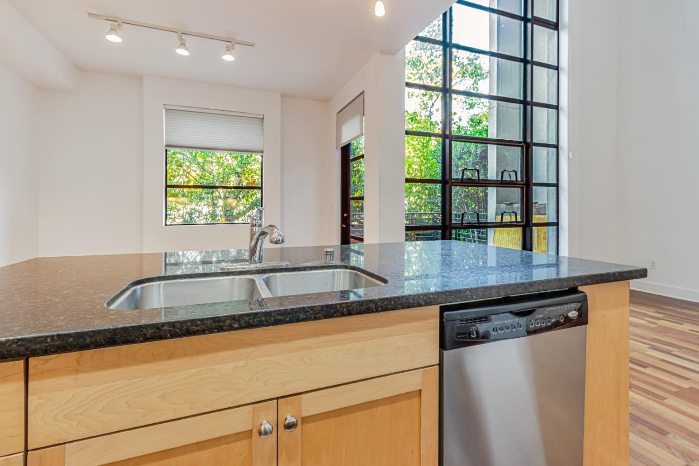 Detail Gallery Image 11 of 45 For 350 E Mission St #115,  San Jose,  CA 95112 - 1 Beds | 1/1 Baths