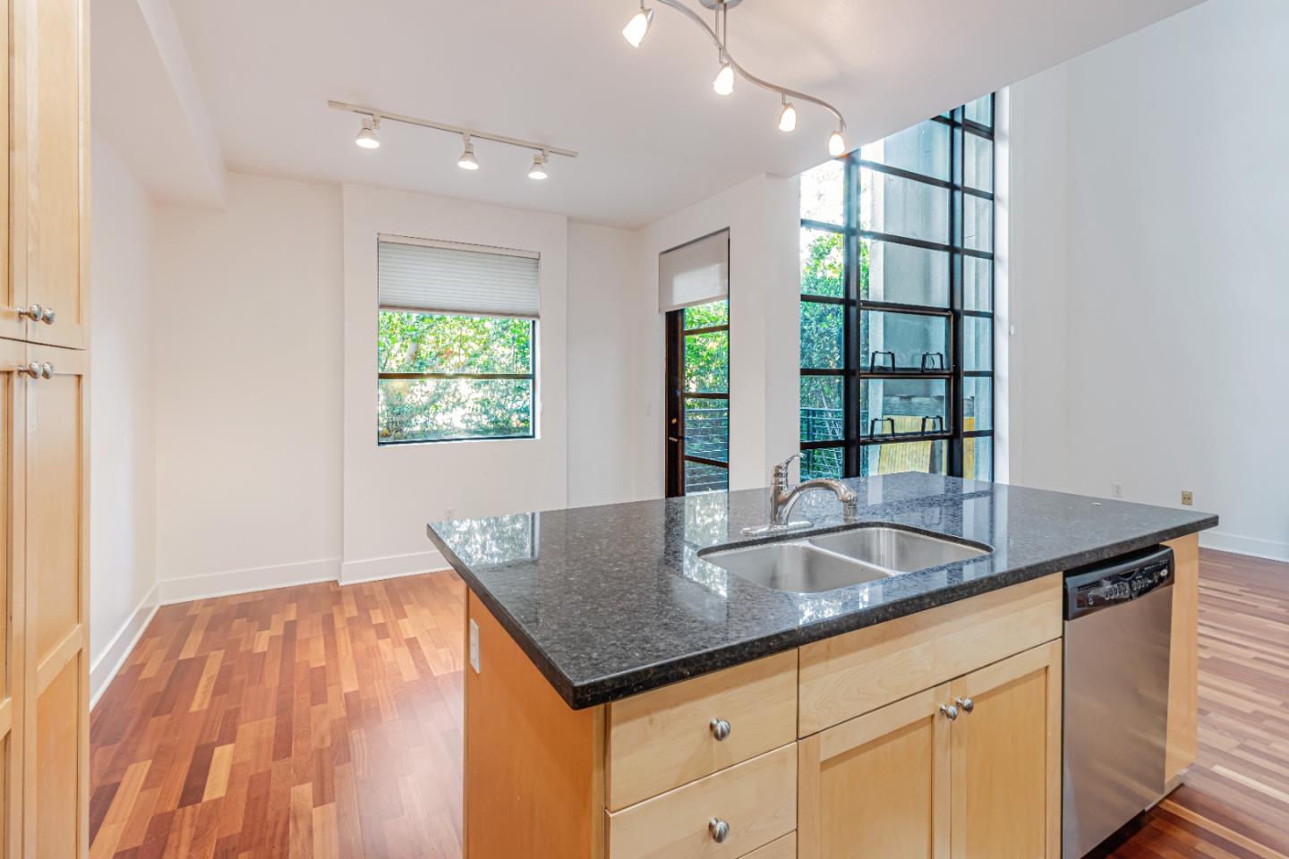 Detail Gallery Image 15 of 45 For 350 E Mission St #115,  San Jose,  CA 95112 - 1 Beds | 1/1 Baths