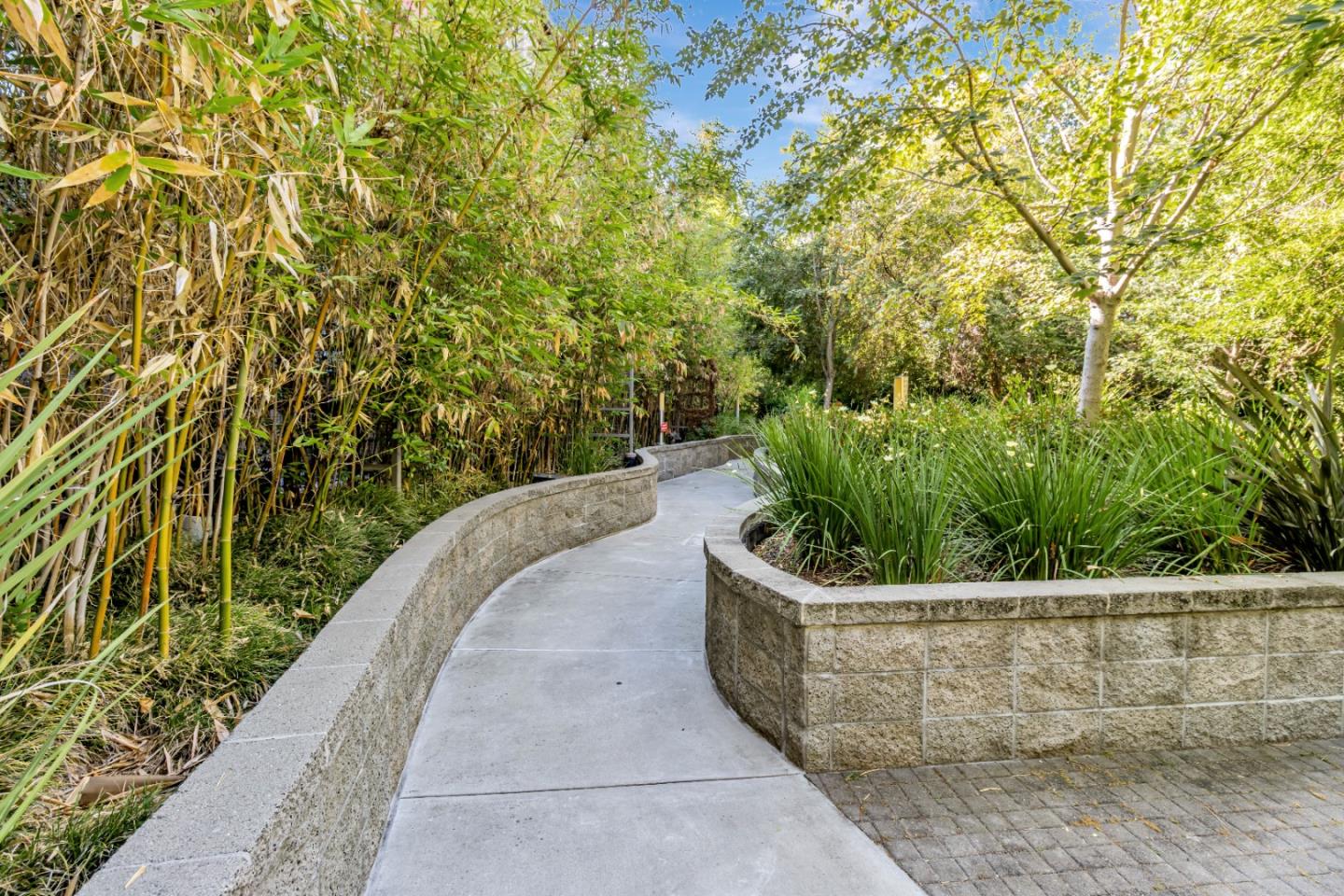 Detail Gallery Image 30 of 45 For 350 E Mission St #115,  San Jose,  CA 95112 - 1 Beds | 1/1 Baths
