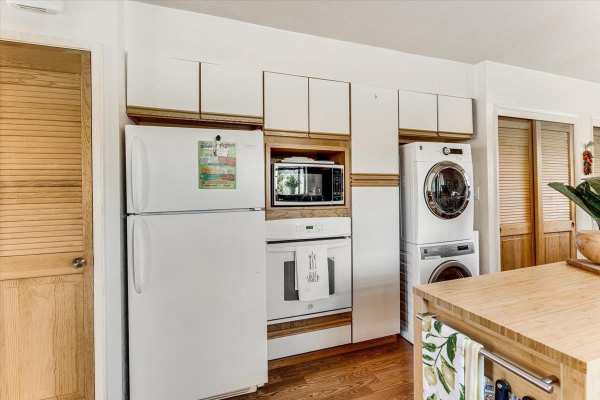 Detail Gallery Image 10 of 44 For 522 Oak Dr, Capitola,  CA 95010 - 4 Beds | 3 Baths
