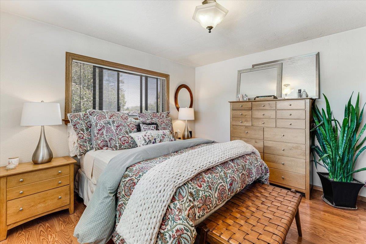Detail Gallery Image 13 of 44 For 522 Oak Dr, Capitola,  CA 95010 - 4 Beds | 3 Baths