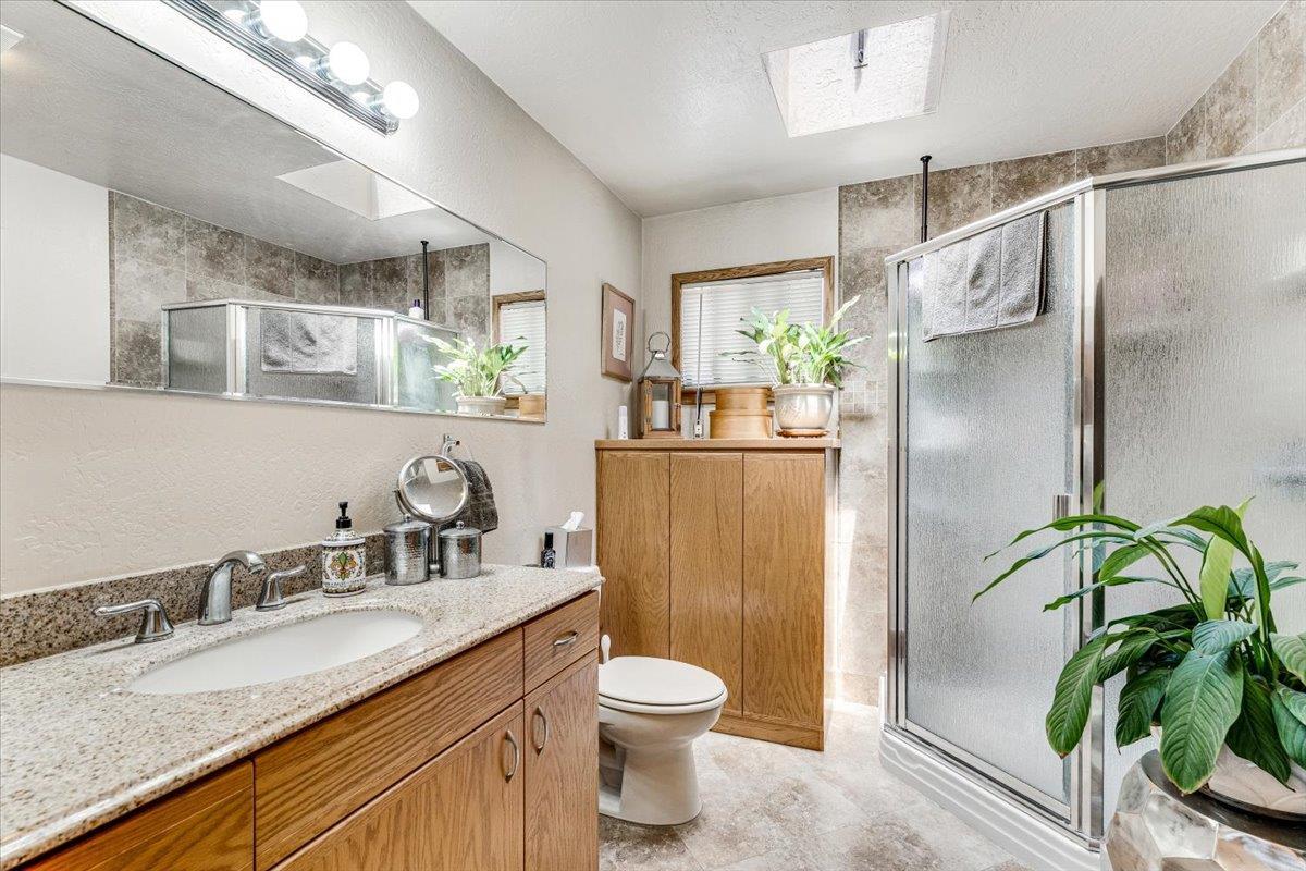 Detail Gallery Image 14 of 44 For 522 Oak Dr, Capitola,  CA 95010 - 4 Beds | 3 Baths