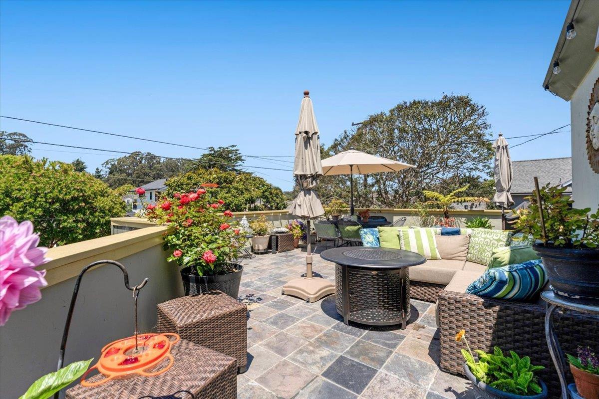 Detail Gallery Image 16 of 44 For 522 Oak Dr, Capitola,  CA 95010 - 4 Beds | 3 Baths