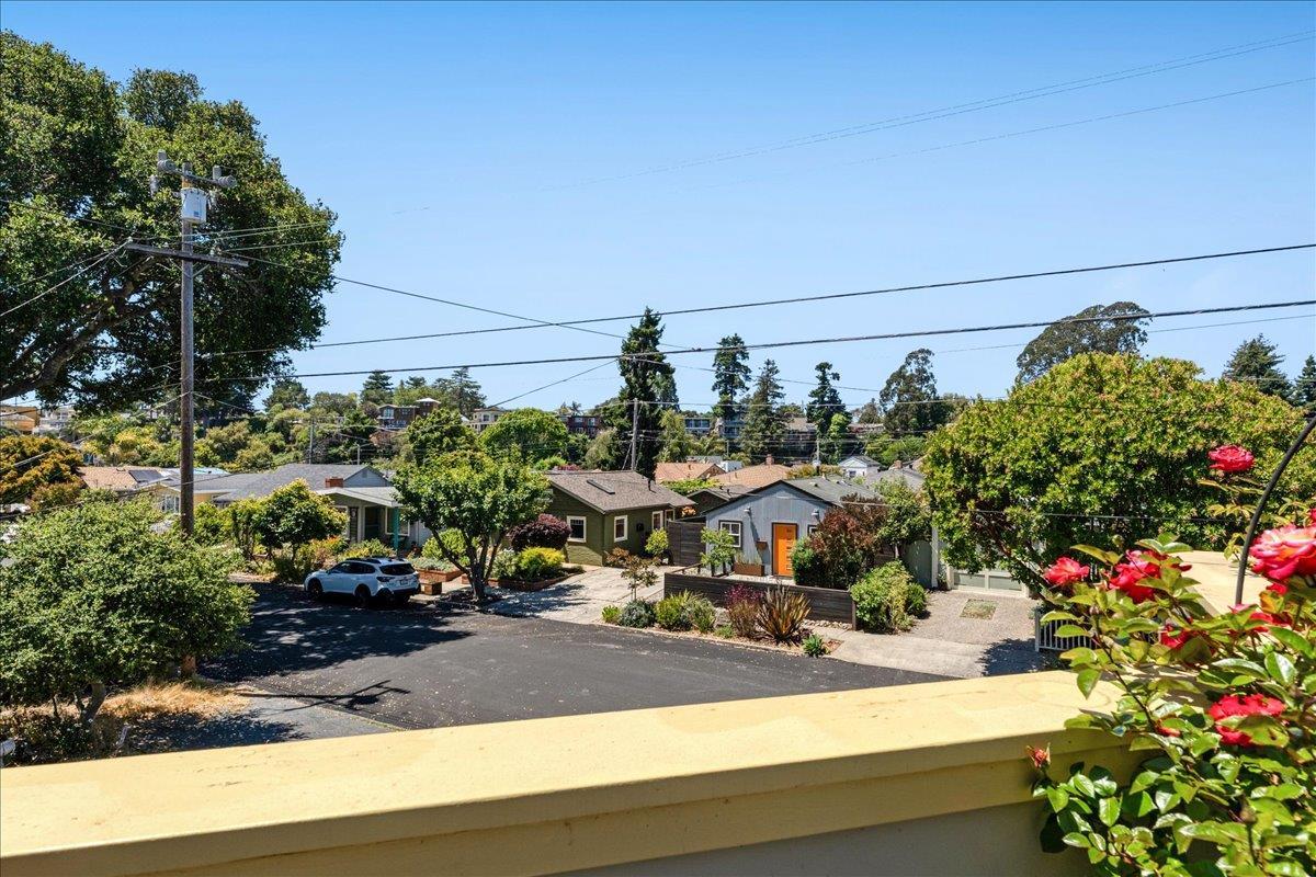 Detail Gallery Image 18 of 44 For 522 Oak Dr, Capitola,  CA 95010 - 4 Beds | 3 Baths