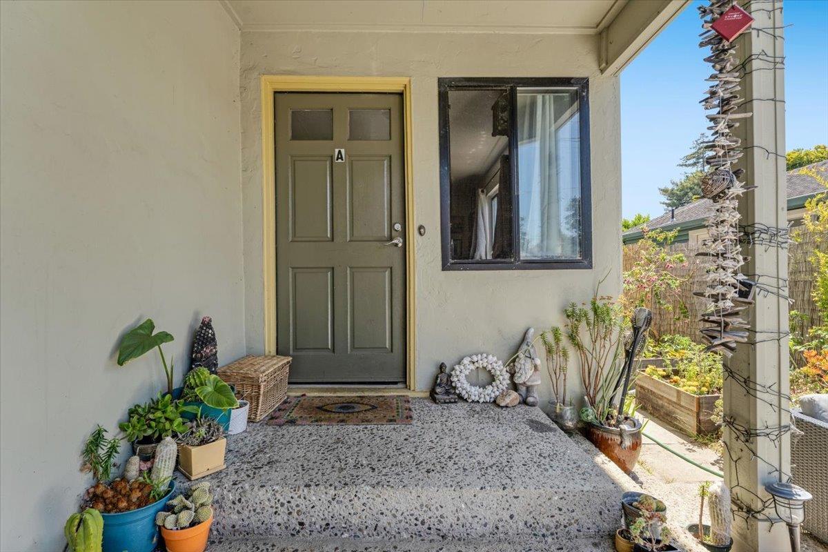 Detail Gallery Image 20 of 44 For 522 Oak Dr, Capitola,  CA 95010 - 4 Beds | 3 Baths