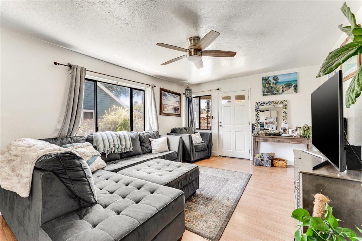 Detail Gallery Image 24 of 44 For 522 Oak Dr, Capitola,  CA 95010 - 4 Beds | 3 Baths