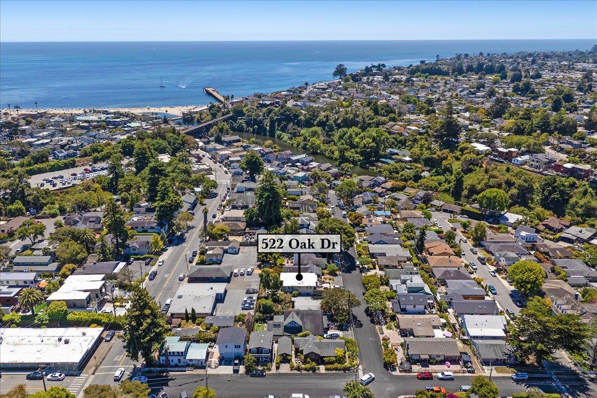 Detail Gallery Image 33 of 44 For 522 Oak Dr, Capitola,  CA 95010 - 4 Beds | 3 Baths