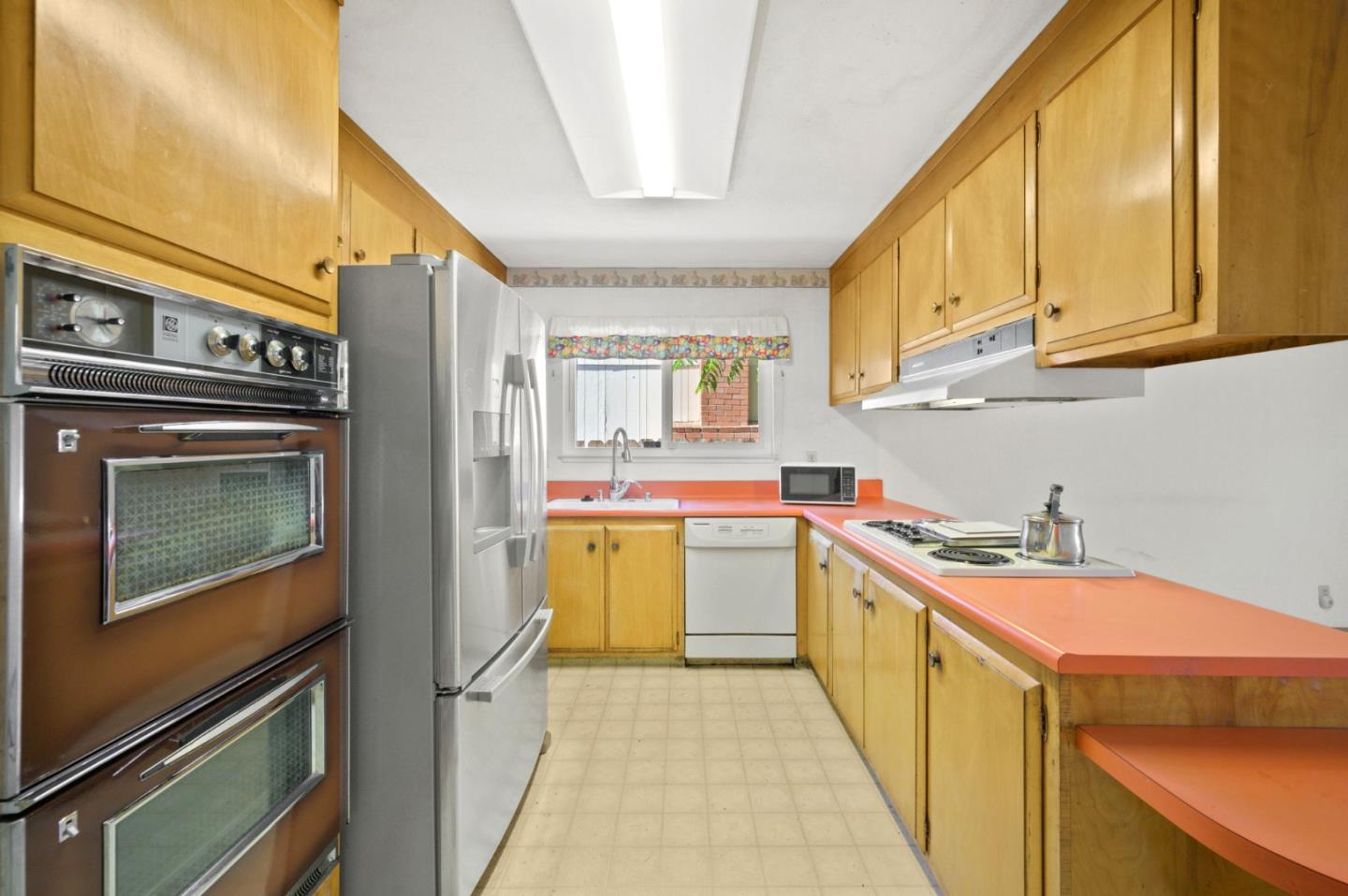 Detail Gallery Image 13 of 45 For 787 San Clemente Way, Mountain View,  CA 94043 - 5 Beds | 2/1 Baths