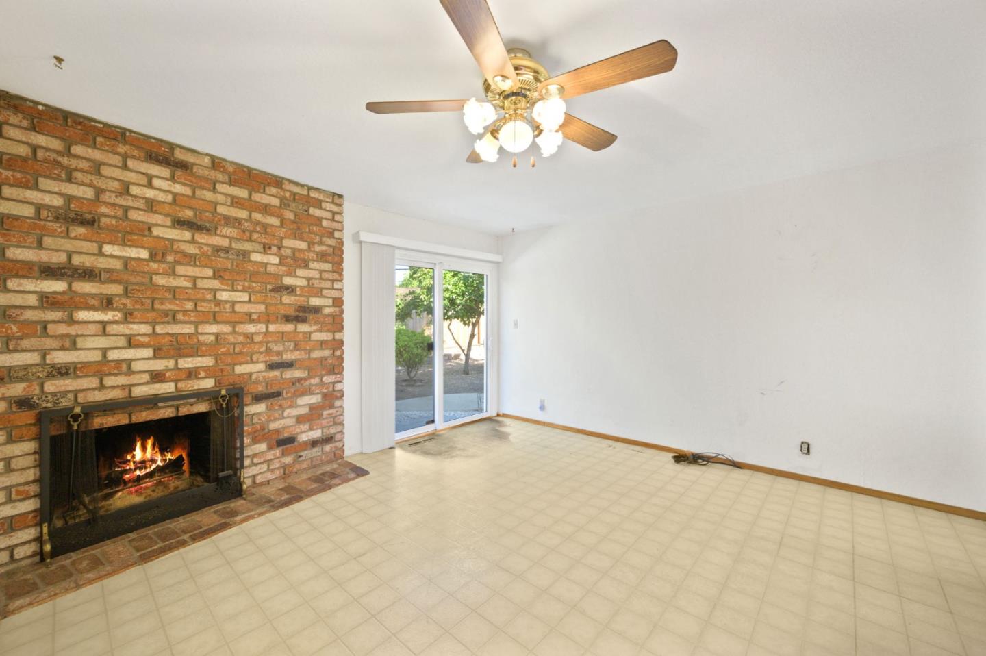 Detail Gallery Image 16 of 45 For 787 San Clemente Way, Mountain View,  CA 94043 - 5 Beds | 2/1 Baths