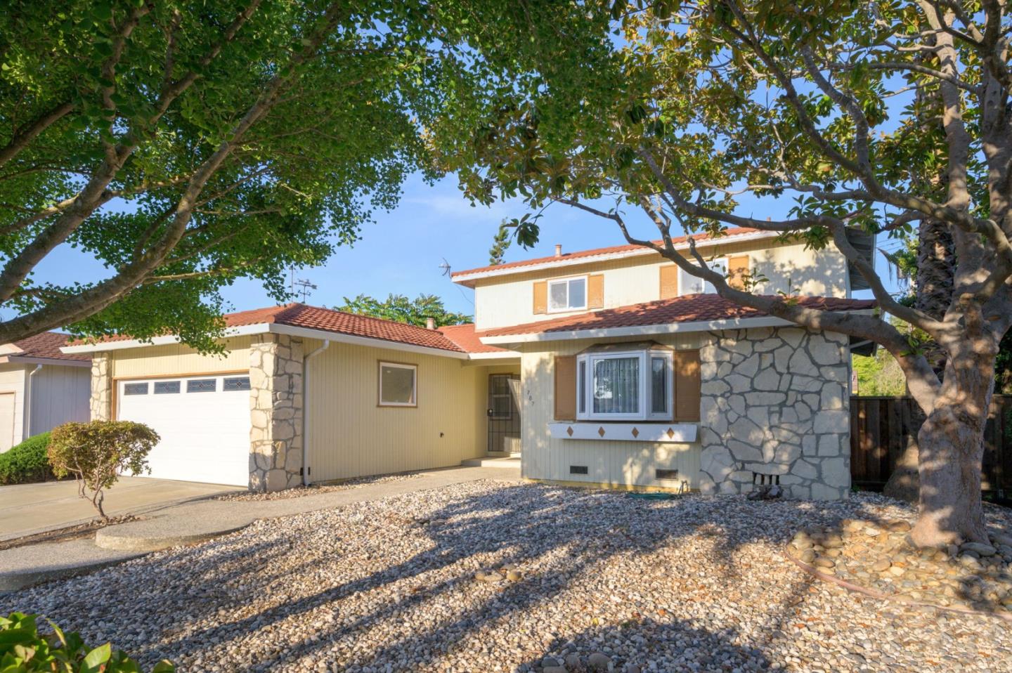 Detail Gallery Image 4 of 45 For 787 San Clemente Way, Mountain View,  CA 94043 - 5 Beds | 2/1 Baths