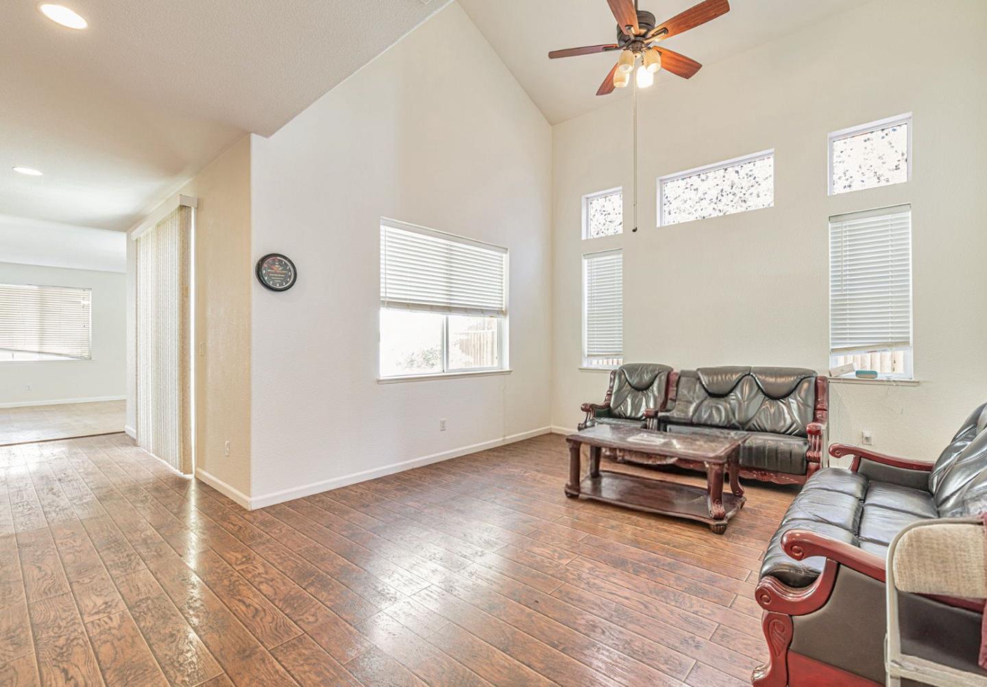 Detail Gallery Image 5 of 32 For 5305 Gold Creek Cir, Discovery Bay,  CA 94505 - 5 Beds | 3 Baths
