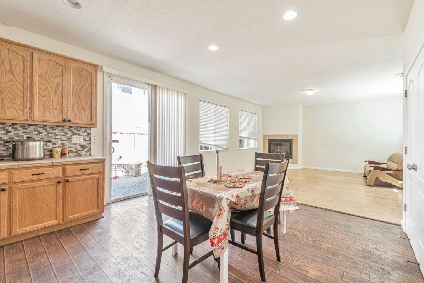 Detail Gallery Image 8 of 32 For 5305 Gold Creek Cir, Discovery Bay,  CA 94505 - 5 Beds | 3 Baths