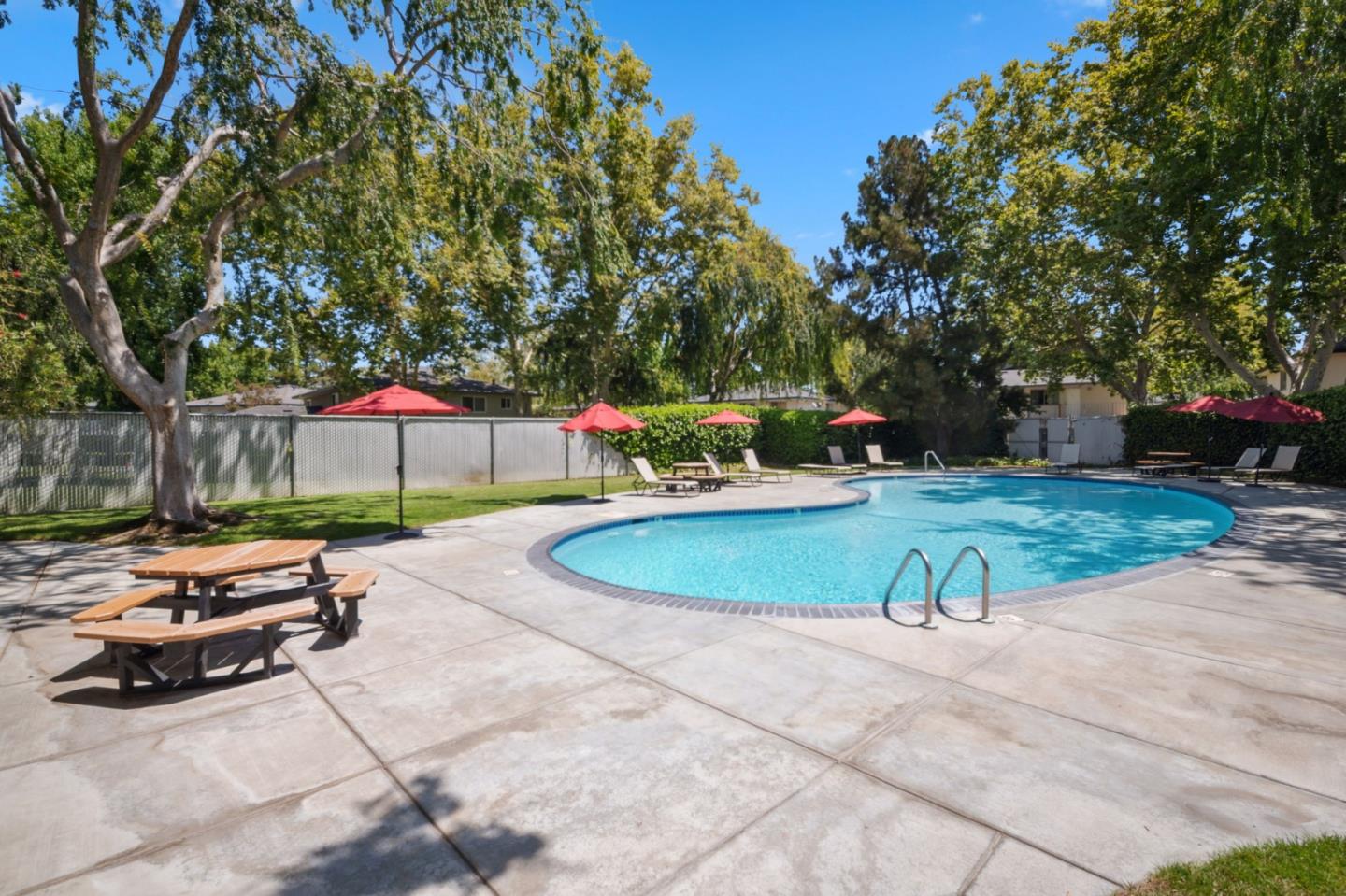 Detail Gallery Image 17 of 18 For 236 Watson Dr #1,  Campbell,  CA 95008 - 2 Beds | 1 Baths
