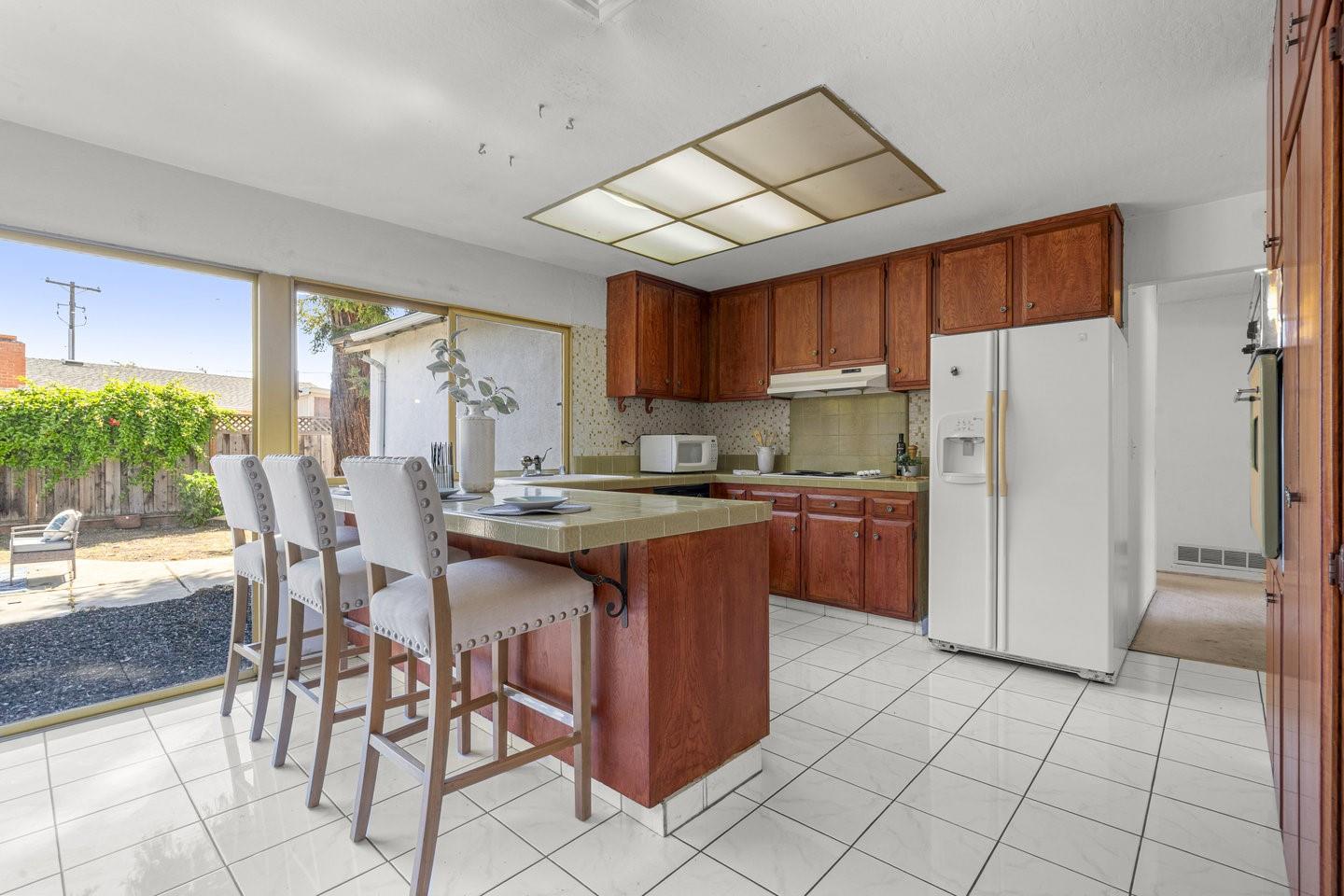 Detail Gallery Image 10 of 33 For 460 Collinwood Ct, Santa Clara,  CA 95054 - 3 Beds | 2 Baths