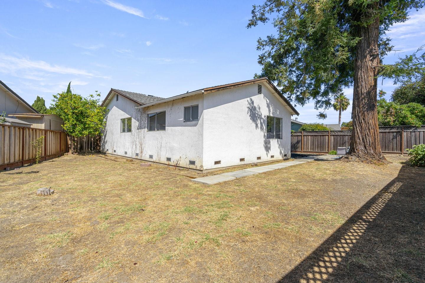 Detail Gallery Image 30 of 33 For 460 Collinwood Ct, Santa Clara,  CA 95054 - 3 Beds | 2 Baths