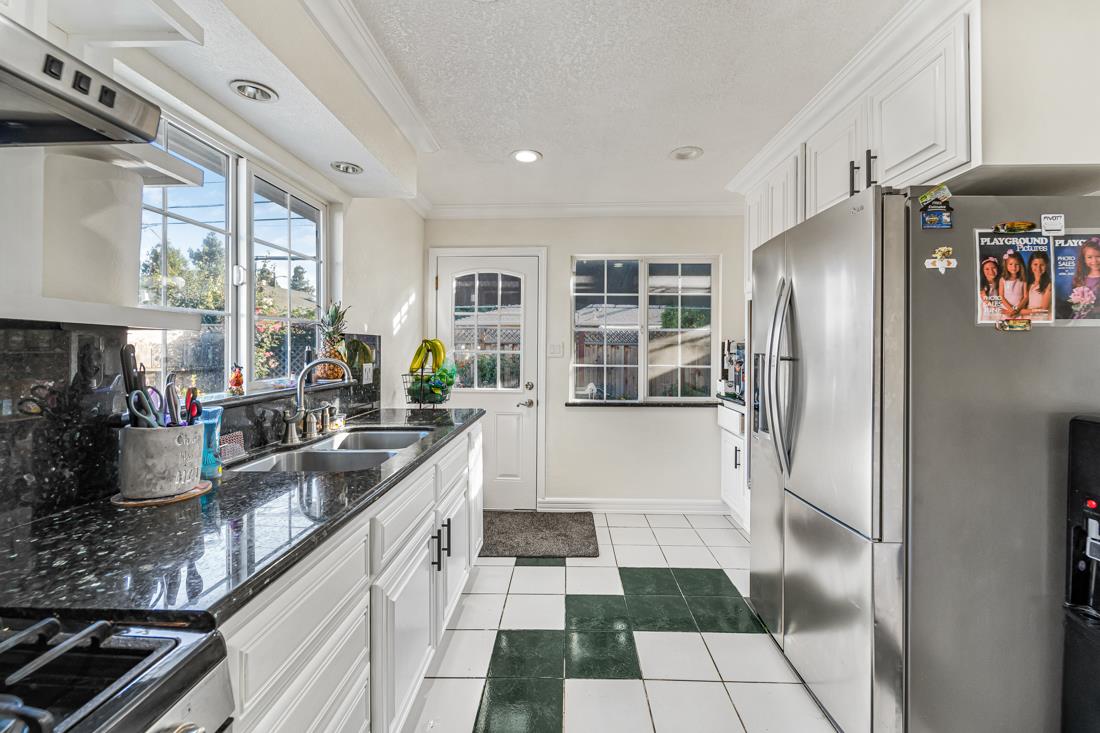 Detail Gallery Image 12 of 27 For 787 Macredes Ave, San Jose,  CA 95116 - 4 Beds | 2 Baths